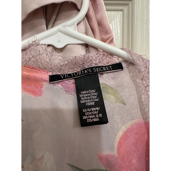 Robe - Picture 3 of 4